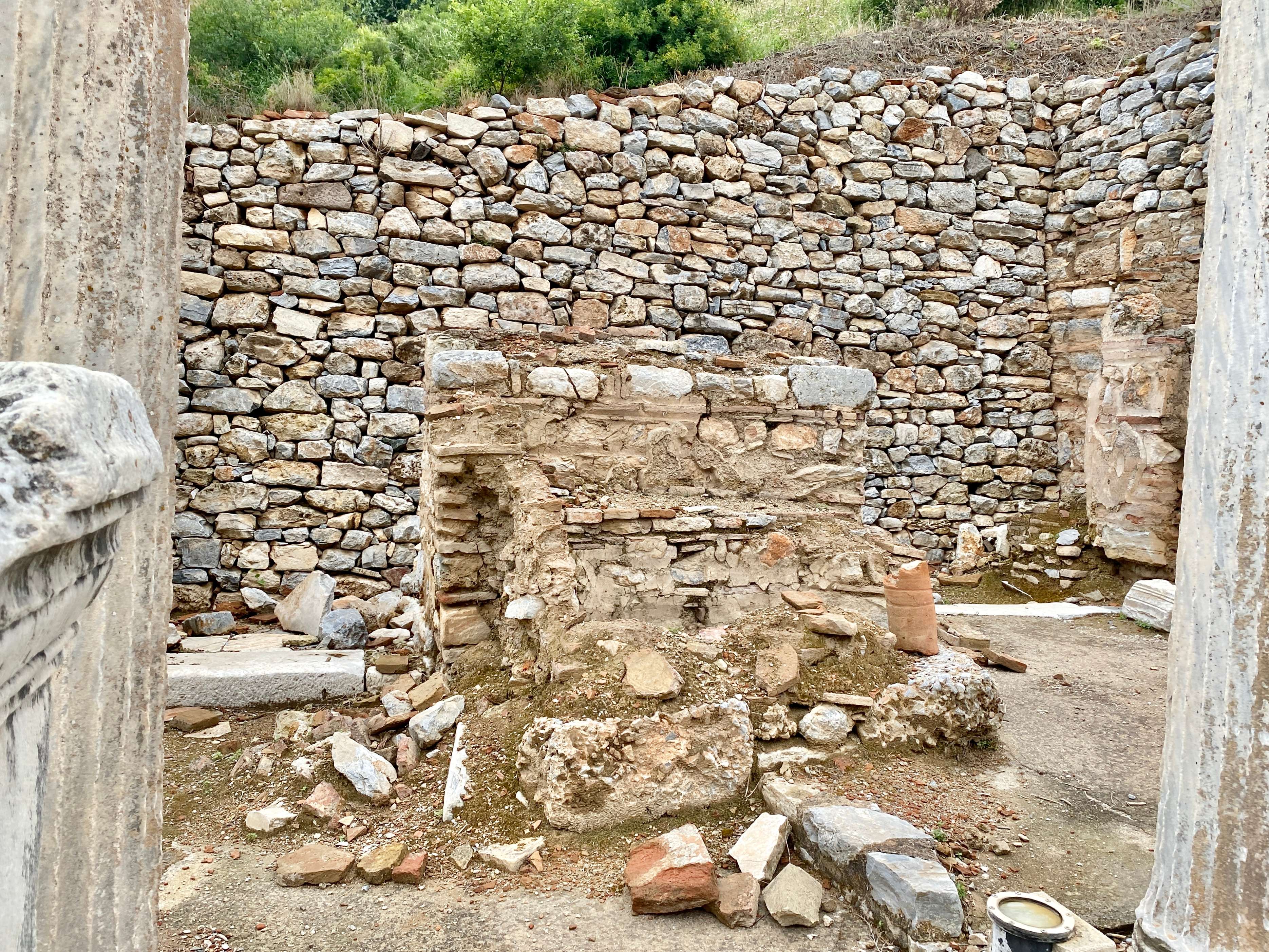 What We Still Don’t Know (Image Credits: Wikimedia)