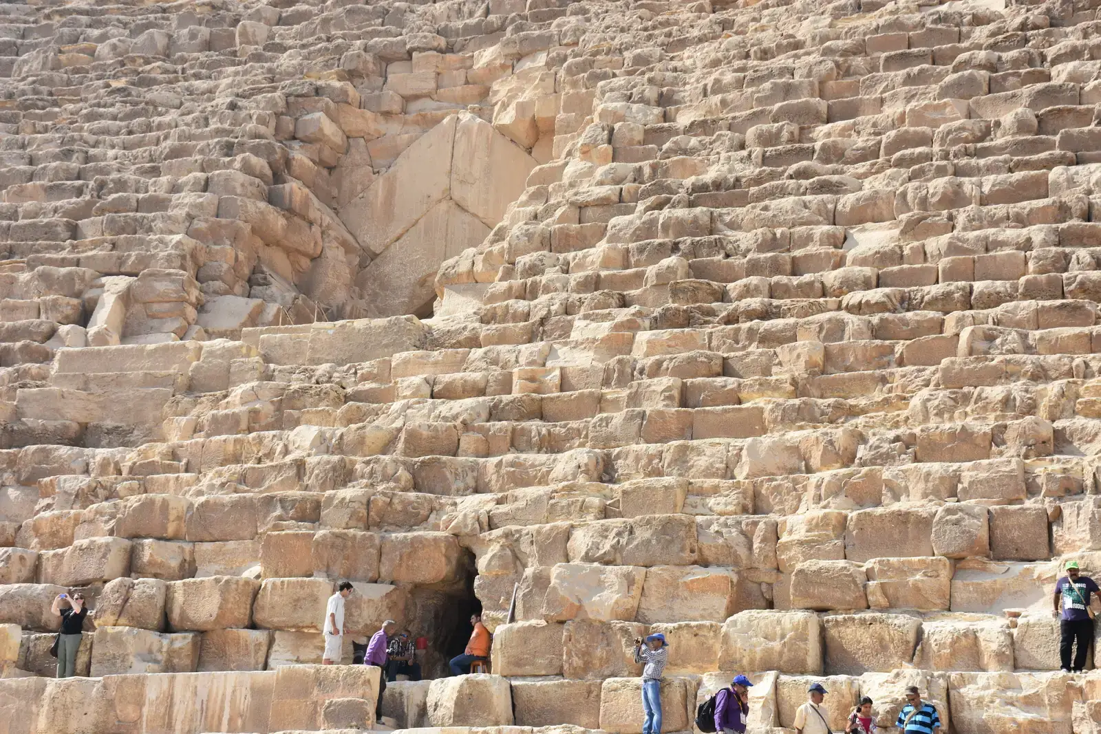 2. The Mysterious North-Face Upper Void Above the Entrance (By MusikAnimal, CC BY-SA 3.0)