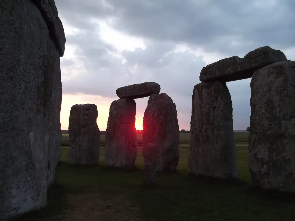 Calendrical and Astronomical Alignments in Megalithic Sites (Stonehenge Stone Circle News www.Stonehenge.News, Flickr, CC BY 2.0)