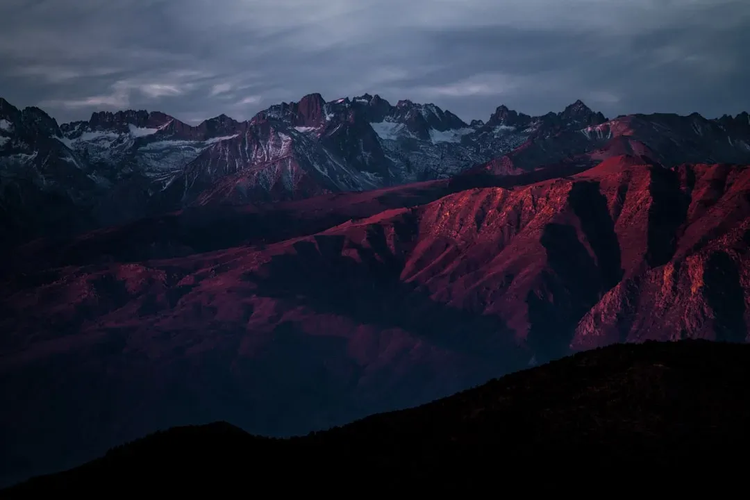 The Shocking Idea: Your Flat Landscape May Be a Mountain Graveyard (Image Credits: Unsplash)