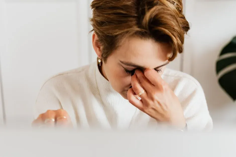The Dark Side: Compassion Fatigue, Grief, and Moral Distress in Animal Work (Image Credits: Pexels)