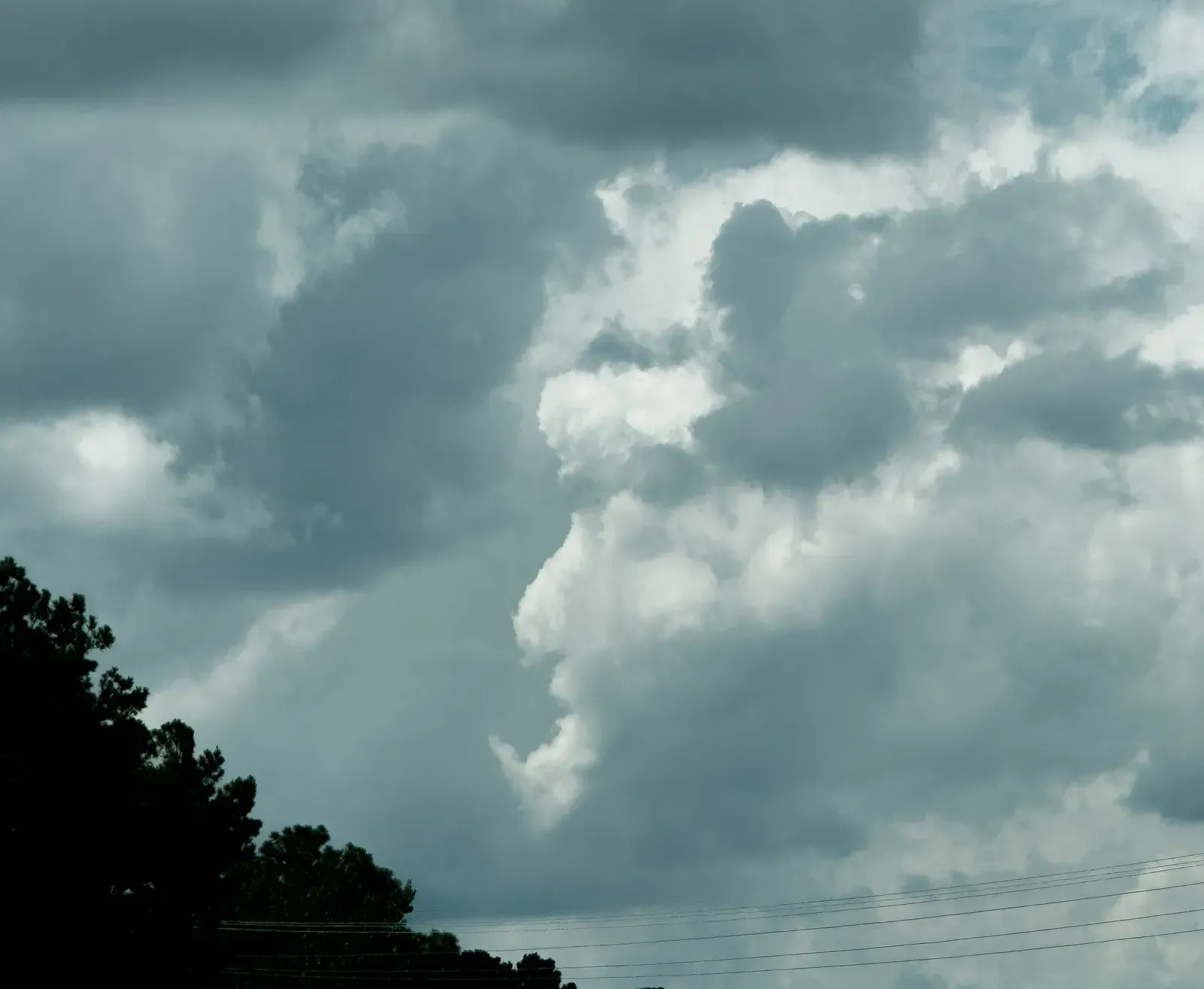 Why You See Faces In Clouds, Outlets, And Toast (Image Credits: Wikimedia)