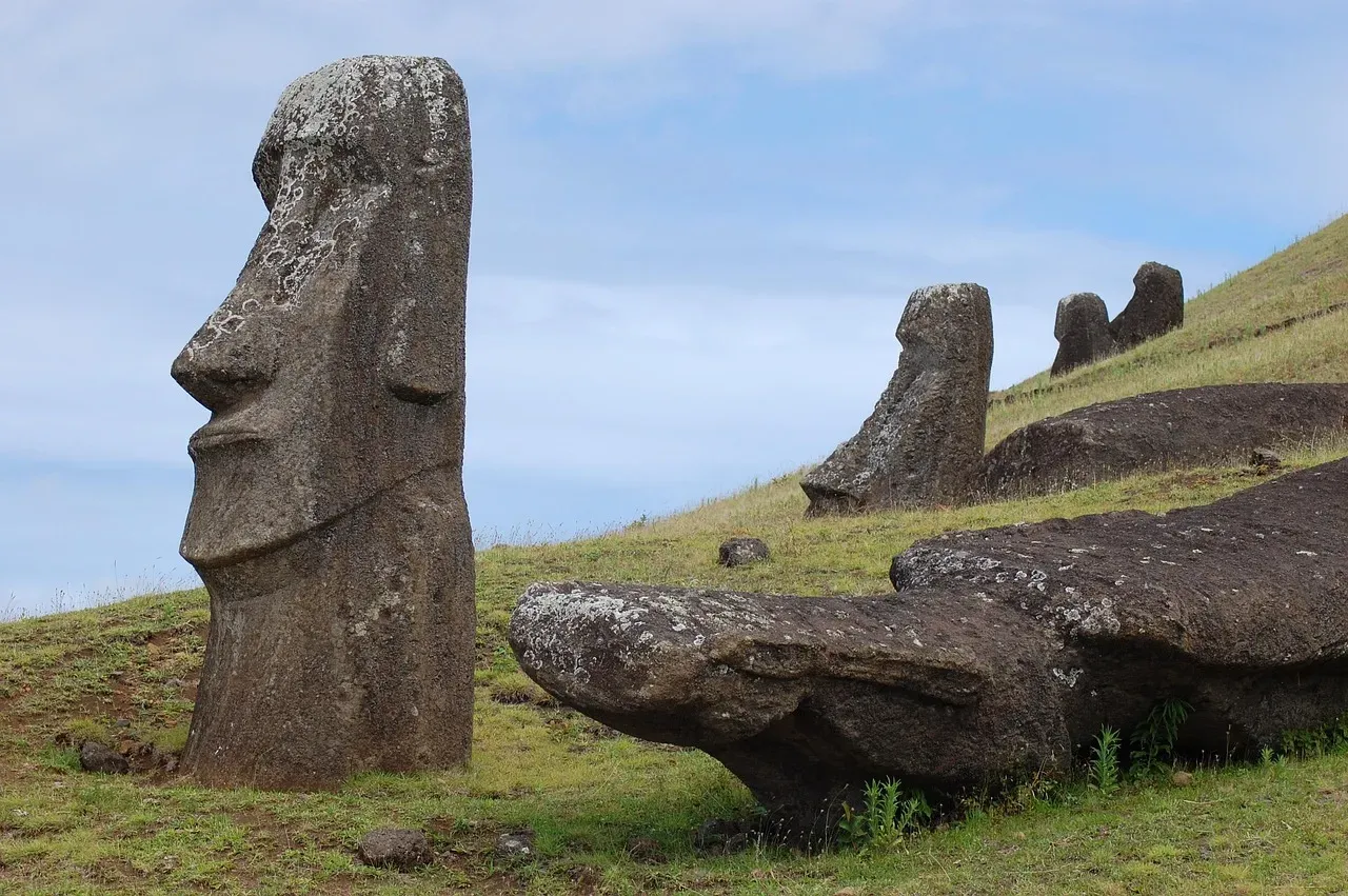 2. How Did the Massive Stone Statues of Easter Island Really Move? (Image Credits: Pixabay)