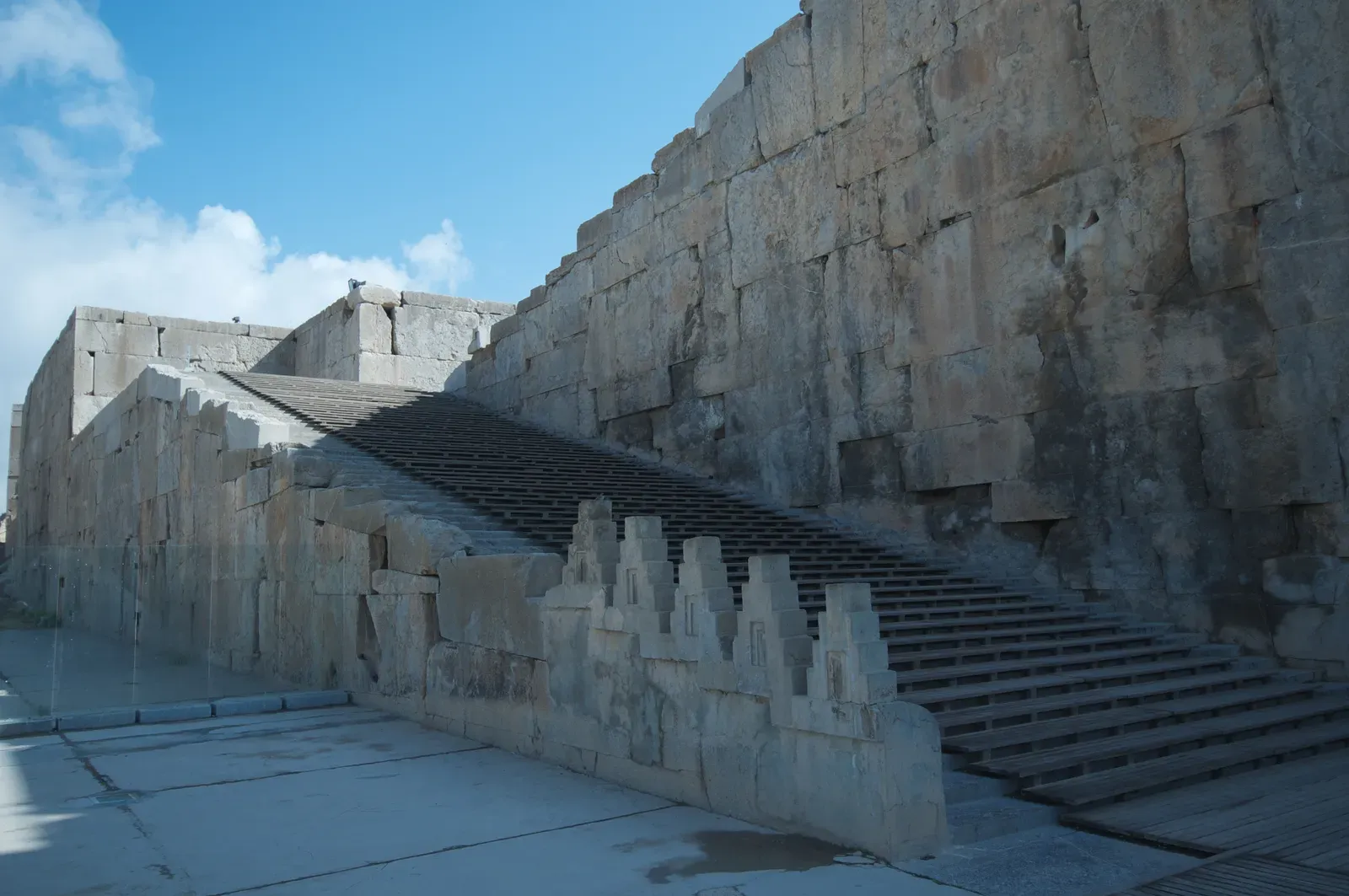 #19 – Persepolis: A Palace Built for Empire-Scale Logistics (Detail-The Great Double Staircase at PersepolisUploaded by Marcus Cyron, CC BY 2.0)