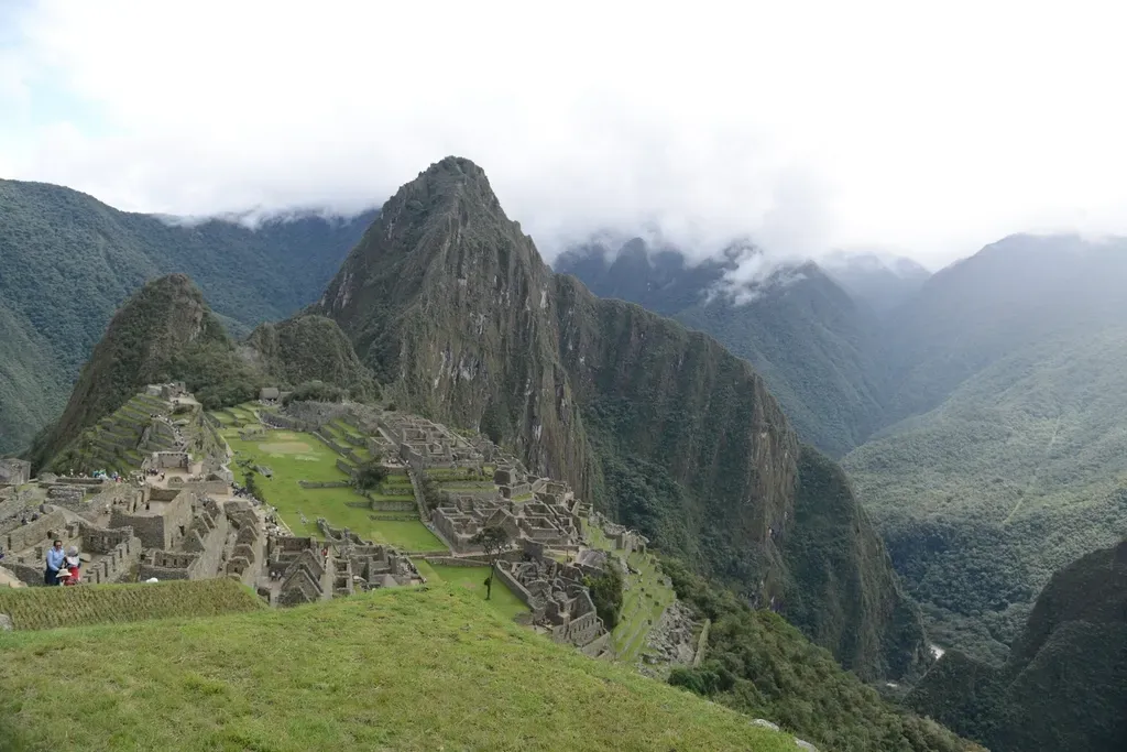 Pre-Columbian Andes: Brain Surgery and Anti-Seismic Architecture (Image Credits: Rawpixel)