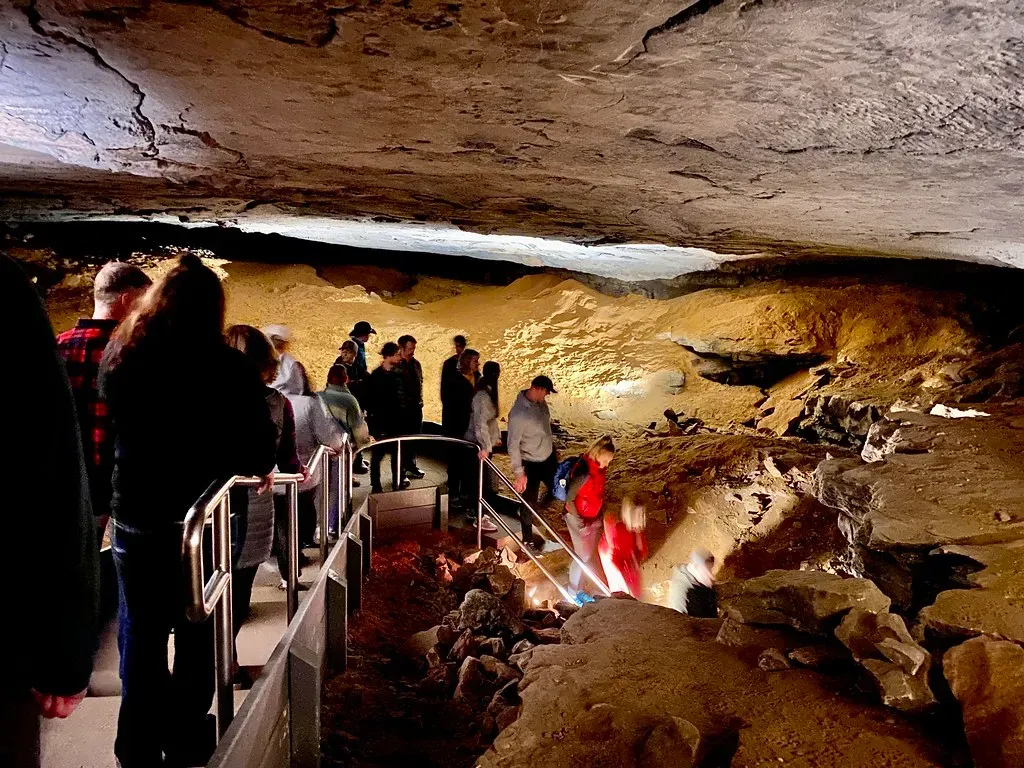 7. Mammoth Cave, Kentucky: A Hidden Labyrinth in Ancient Seafloor Limestone (w_lemay, Flickr, CC BY-SA 2.0)