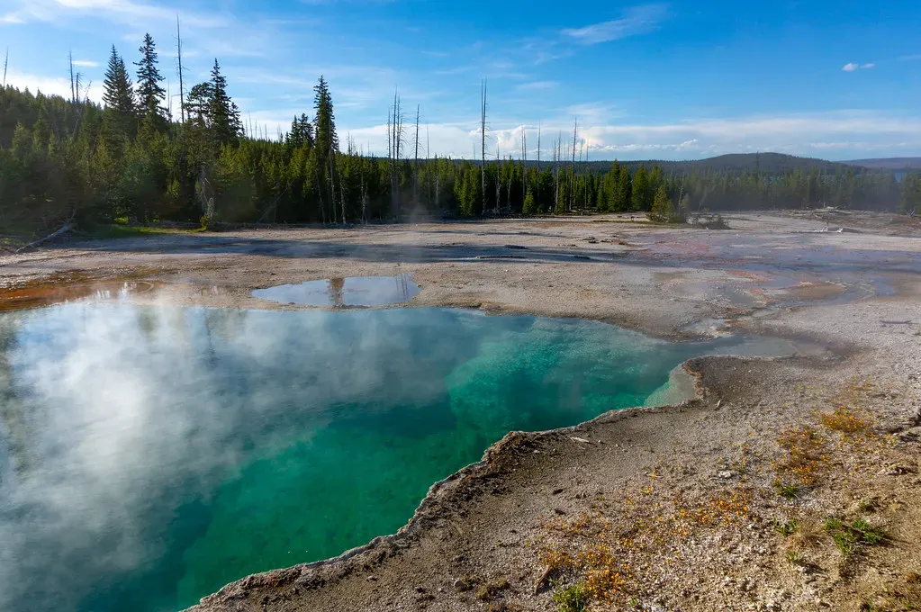 6. Yellowstone’s Geothermal Basins, Wyoming (Image Credits: Flickr)