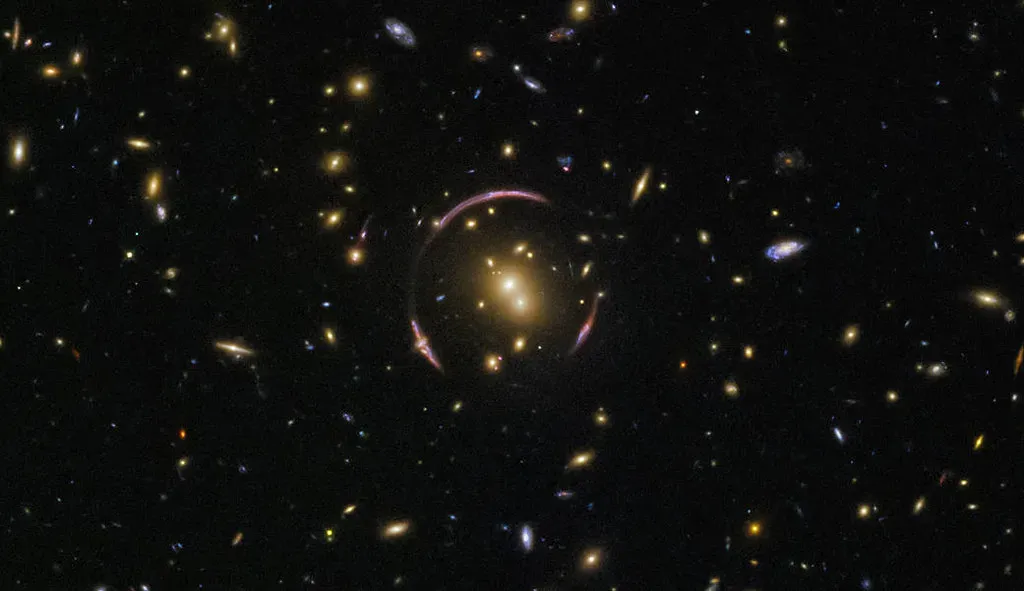 Closed Timelike Curves: Loops In Spacetime (NASA Hubble, Flickr, CC BY 2.0)