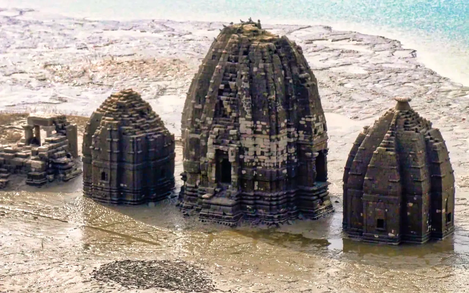 #9 - The Mud-Buried Temples in Cambodia's Mekong Floodplain (By Ms Sarah Welch, CC0)