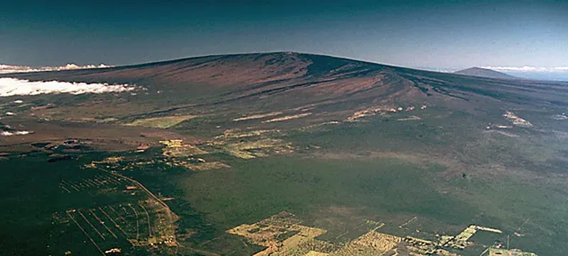 6. The Largest Volcano on Earth Is Mauna Loa in Hawaii (Image Credits: Wikimedia)