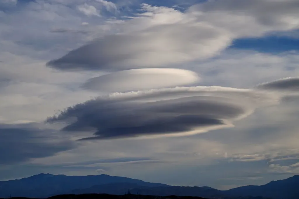 #7 - Lenticular Clouds (The "UFO" Clouds) (ikewinski, Flickr, CC BY 2.0)