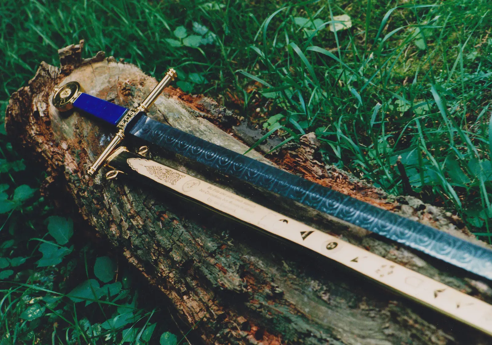 Damascus Steel: The Lost Art of Legendary Blades (Image Credits: Wikimedia)