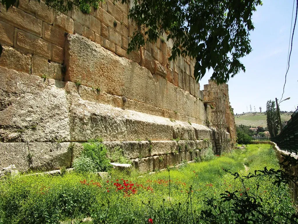 Baalbek, Lebanon – The Trilithon That Defies Your Intuition (Lodo27, Flickr, CC BY-SA 2.0)