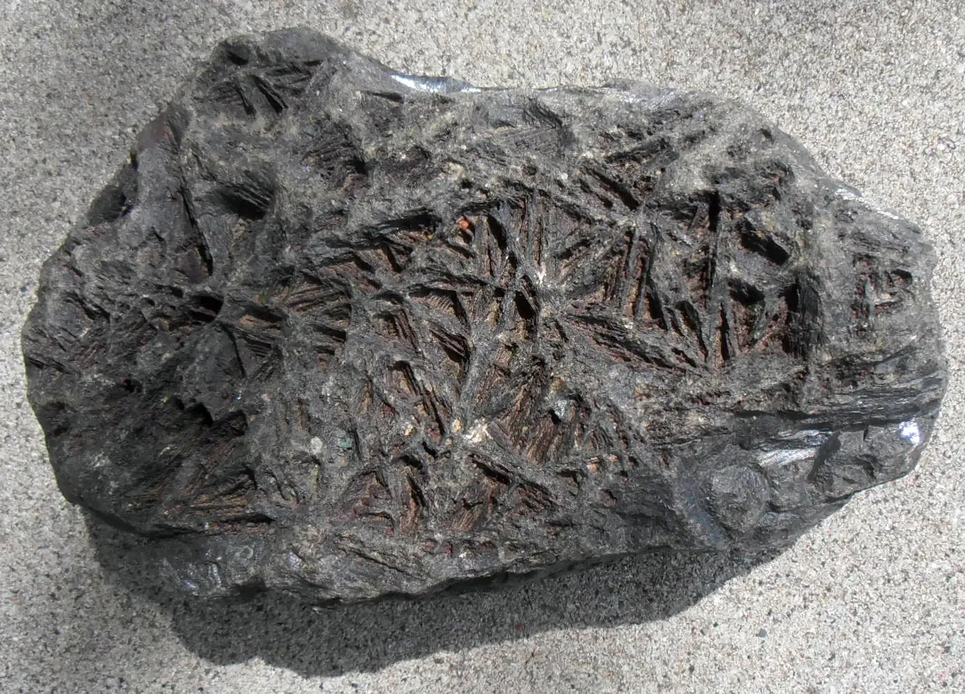 15. Silica-Rich Copper Slags That Demand Blast-Like Conditions (By Sarang, Public domain)