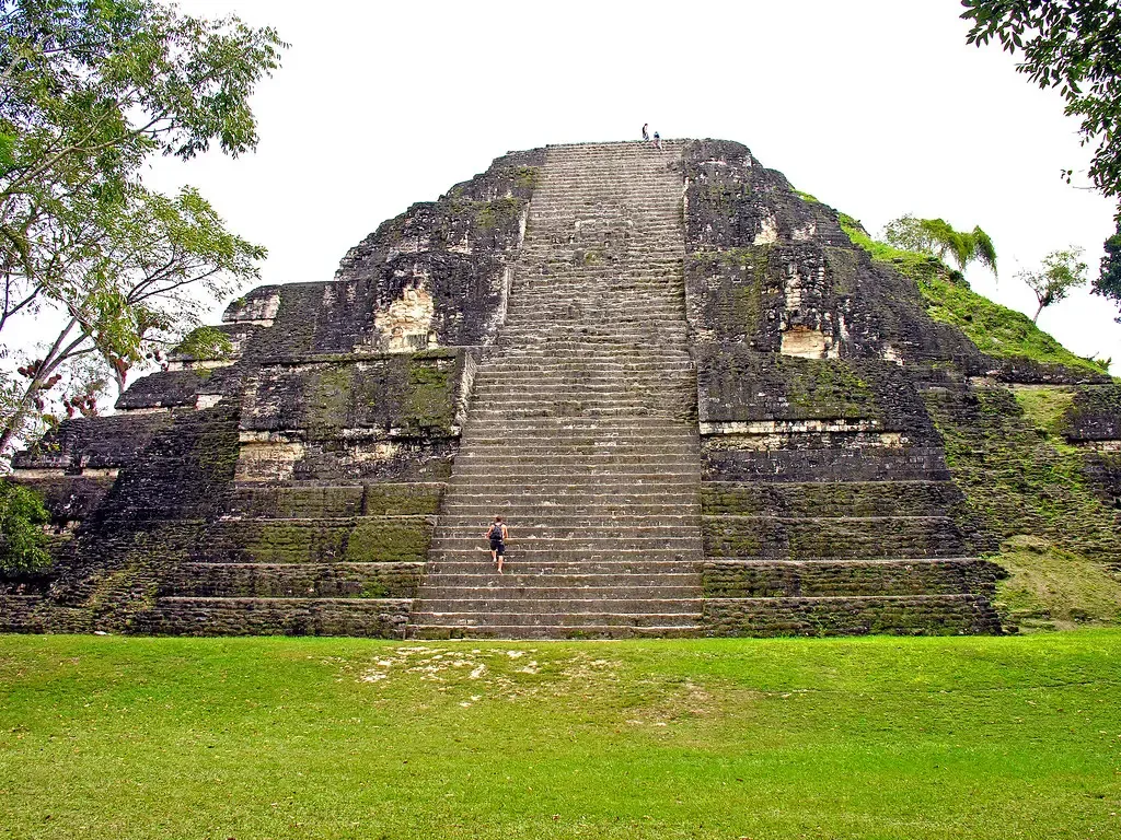 The Maya City-State Collapse in the Southern Lowlands (dgjarvis10@gmail.com, Flickr, CC BY-SA 2.0)