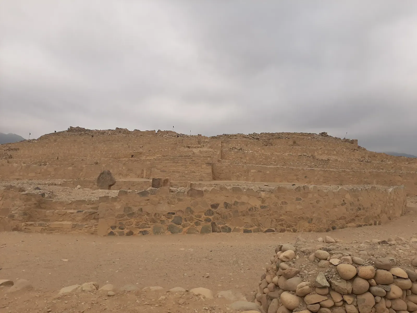 #12 – The Pyramids of Caral: Older Than the Pyramids of Egypt (By Luz Maria Linarez Huacausi, CC BY-SA 4.0)