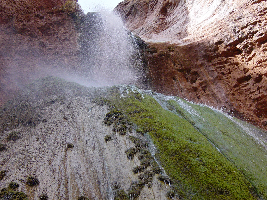 Ribbon Falls, Grand Canyon - The Desert Oasis Colors (Image Credits: Flickr)