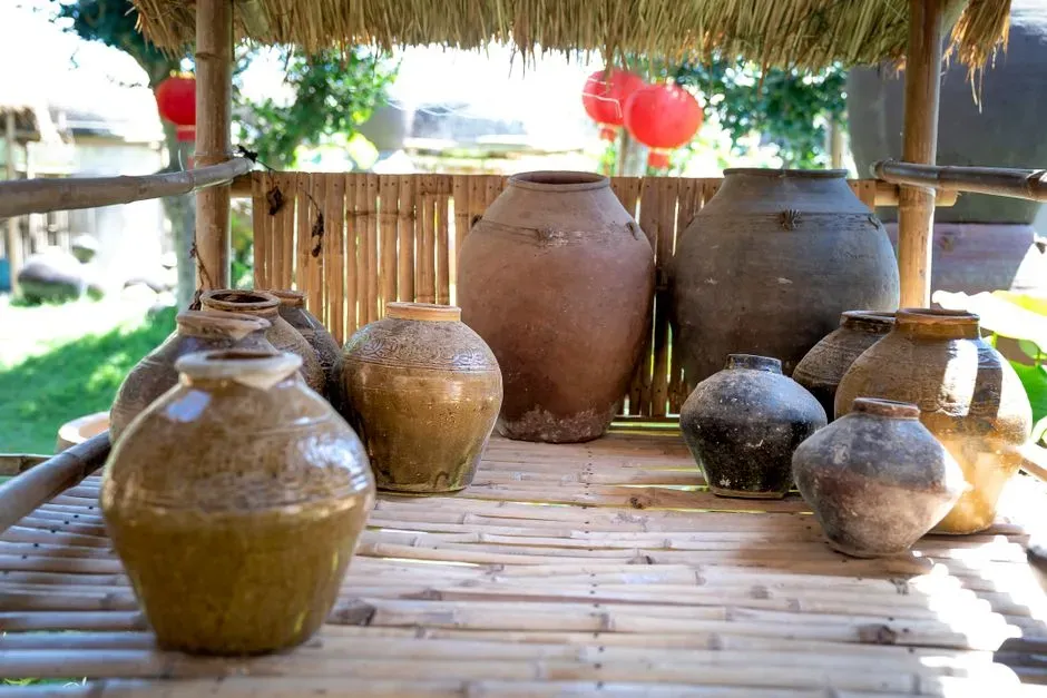 #9 Using Clay, Ash, and Controlled Atmospheres (Image Credits: Pexels)