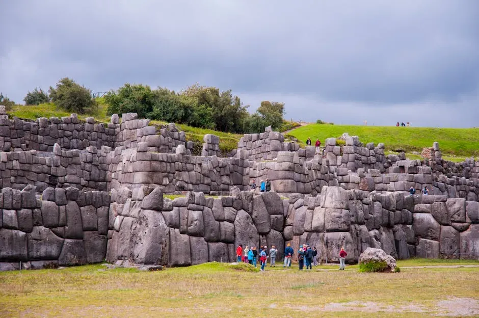 #11 The Sacsayhuamán Walls: Stonework That Laughs at Our Tools (Image Credits: Pexels)