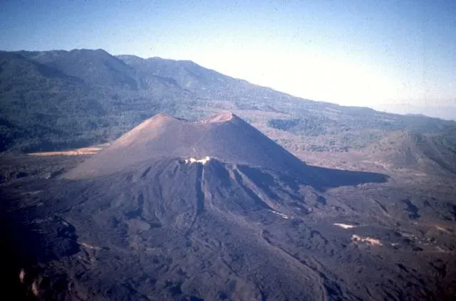 3. Parícutin Volcano - The Wonder That Was Born Before Human Eyes (Image Credits: Wikimedia)