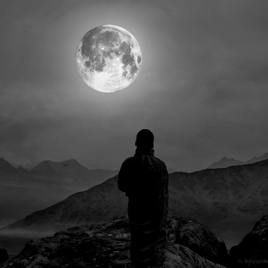 How Moon Phases Transform Your Emotional Landscape (Image Credits: Flickr)