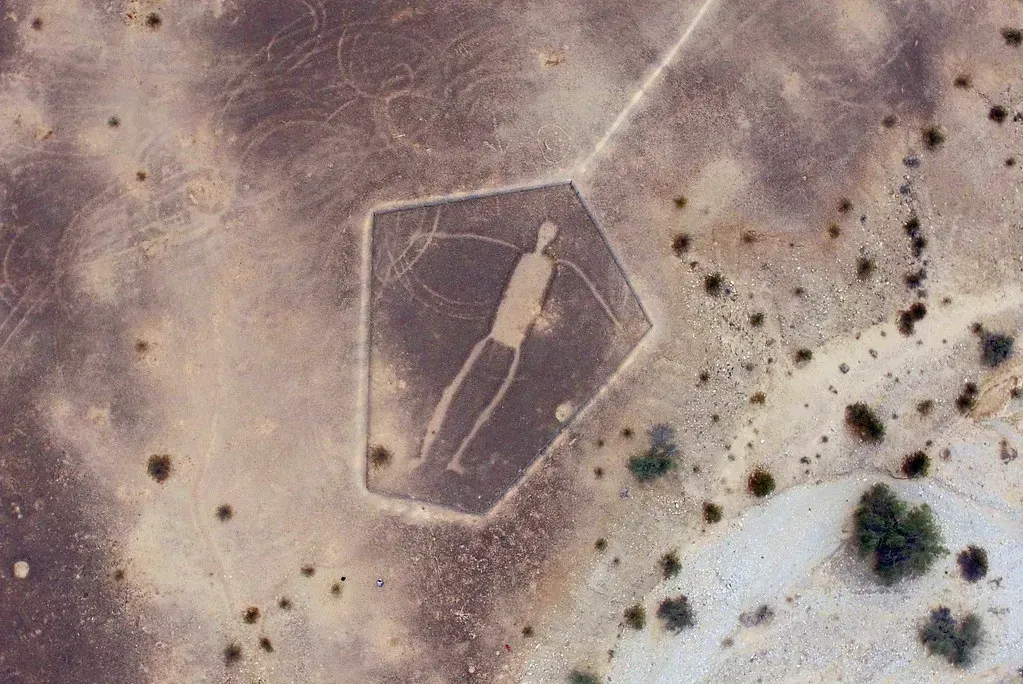 9. The Blythe Intaglios: California's Answer to the Nazca Lines (Vahe Martirosyan, Flickr, CC BY-SA 2.0)