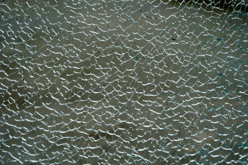 1. Tempered Glass: The “Fragile” Material That Takes a Beating (Image Credits: Pexels)