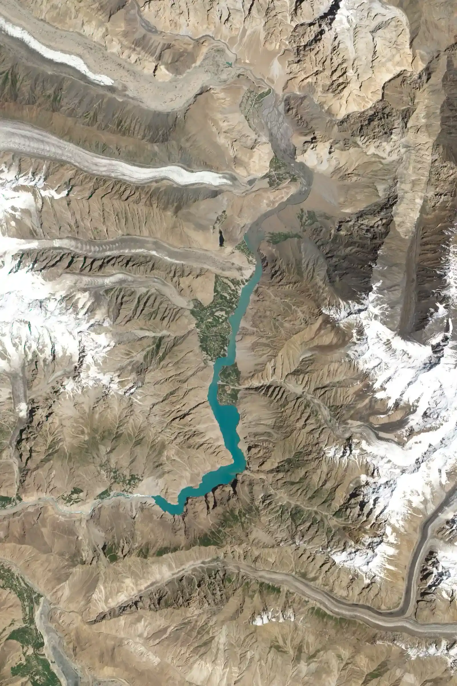 The Lake That Exists Because a Mountain Fell (Image Credits: Wikimedia)
