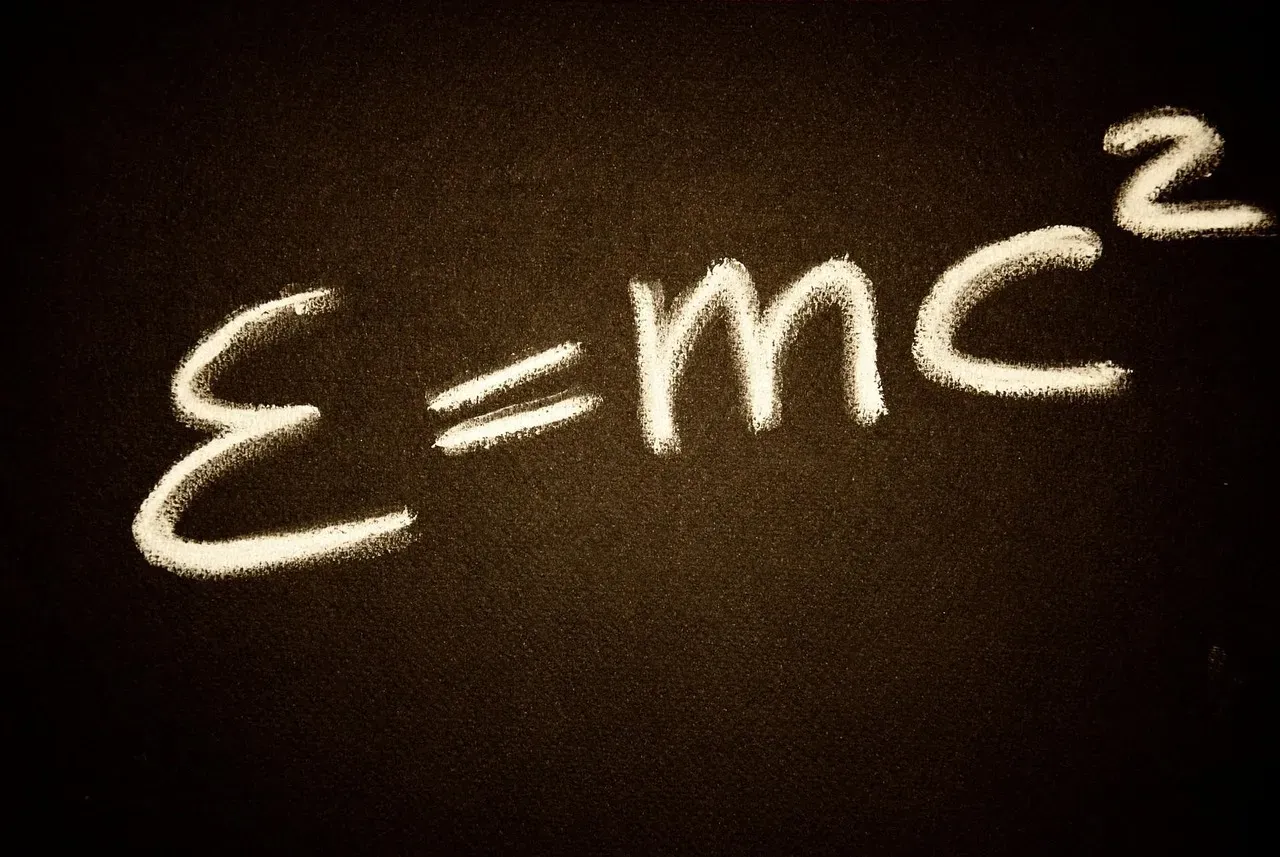 E = mc² and the Energy–Mass Connection (Image Credits: Pixabay)