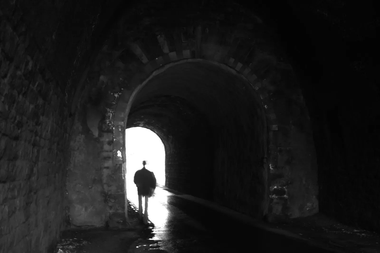 Near-Death Experiences: Mystical Trip or Brain in Overdrive? (By Jesse Krauß, Public domain)