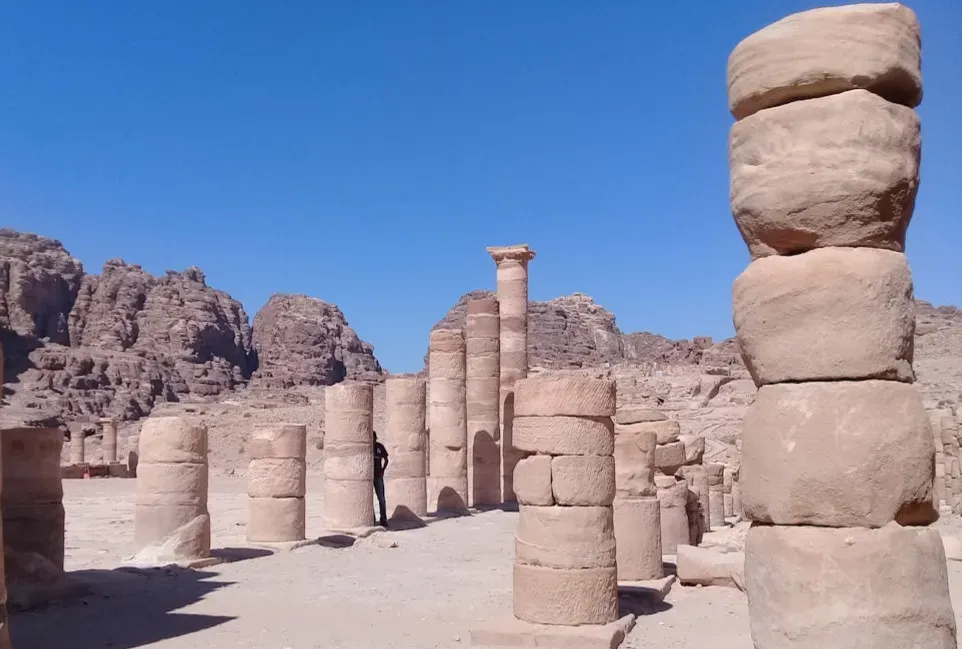 Iram of the Pillars – The Vanished City of the Desert People (Image Credits: Unsplash)