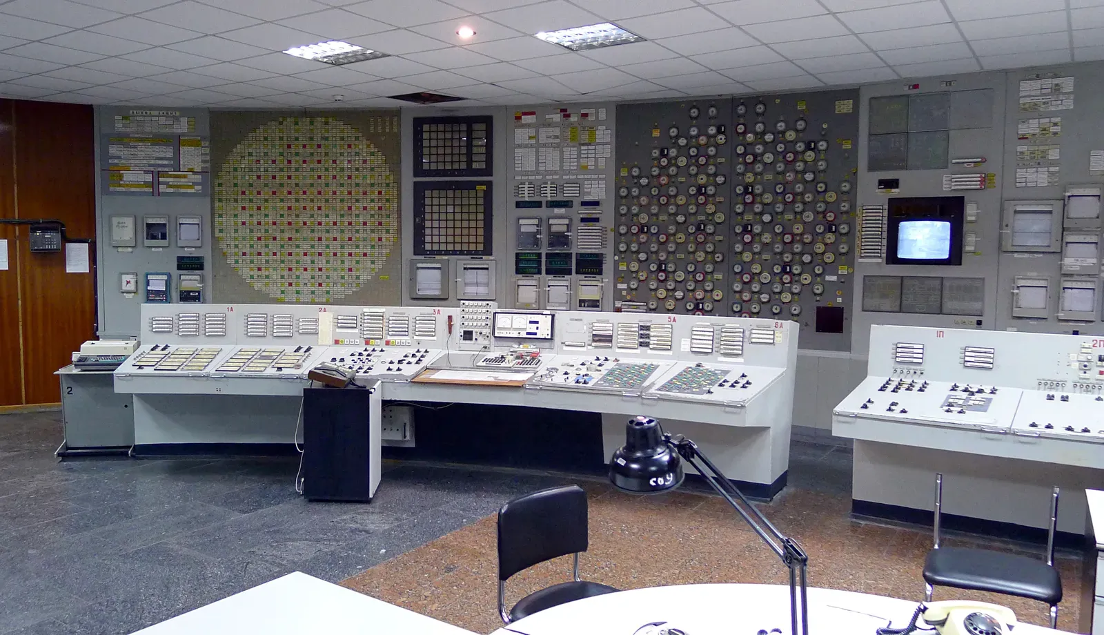 #8 The Chernobyl Control Room Objects That Refused to Disappear (By Carl A. Willis - User: (WT-shared) Carlwillis at wts wikivoyage, CC BY-SA 3.0)