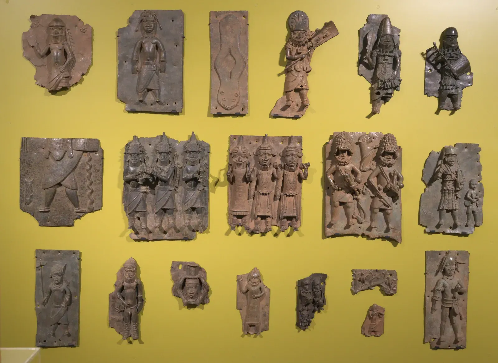 #18 - Benin Bronzes: From "Tribal Art" to Looted Royal Court Masterpieces (Self-photographed by User:Bullenwächter Andreas Franzkowiak, Halstenbek, Schleswig-Holstein, Germany, CC BY-SA 4.0)