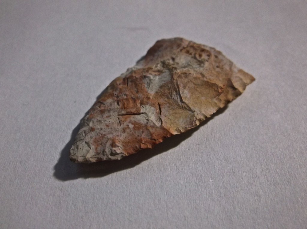 The Revolutionary Fluted Point Design (Image Credits: Flickr)