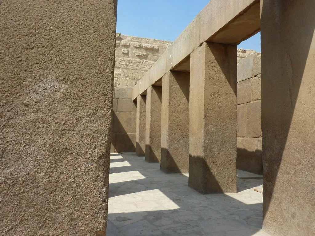 #5 - The Polished-Fit Granite in Khafre's Valley Temple (HannahPethen, Flickr, CC BY-SA 2.0)