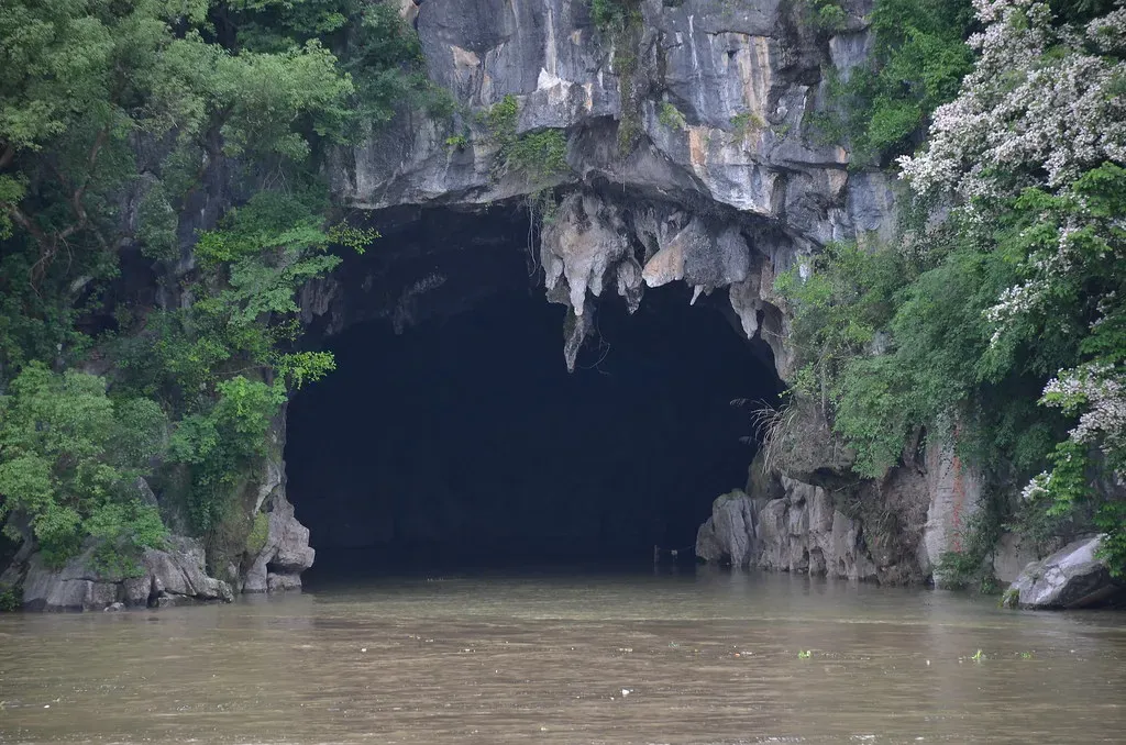 6. Puerto Princesa Underground River, Philippines – A Cave You Can Sail Through (shankar s., Flickr, CC BY 2.0)