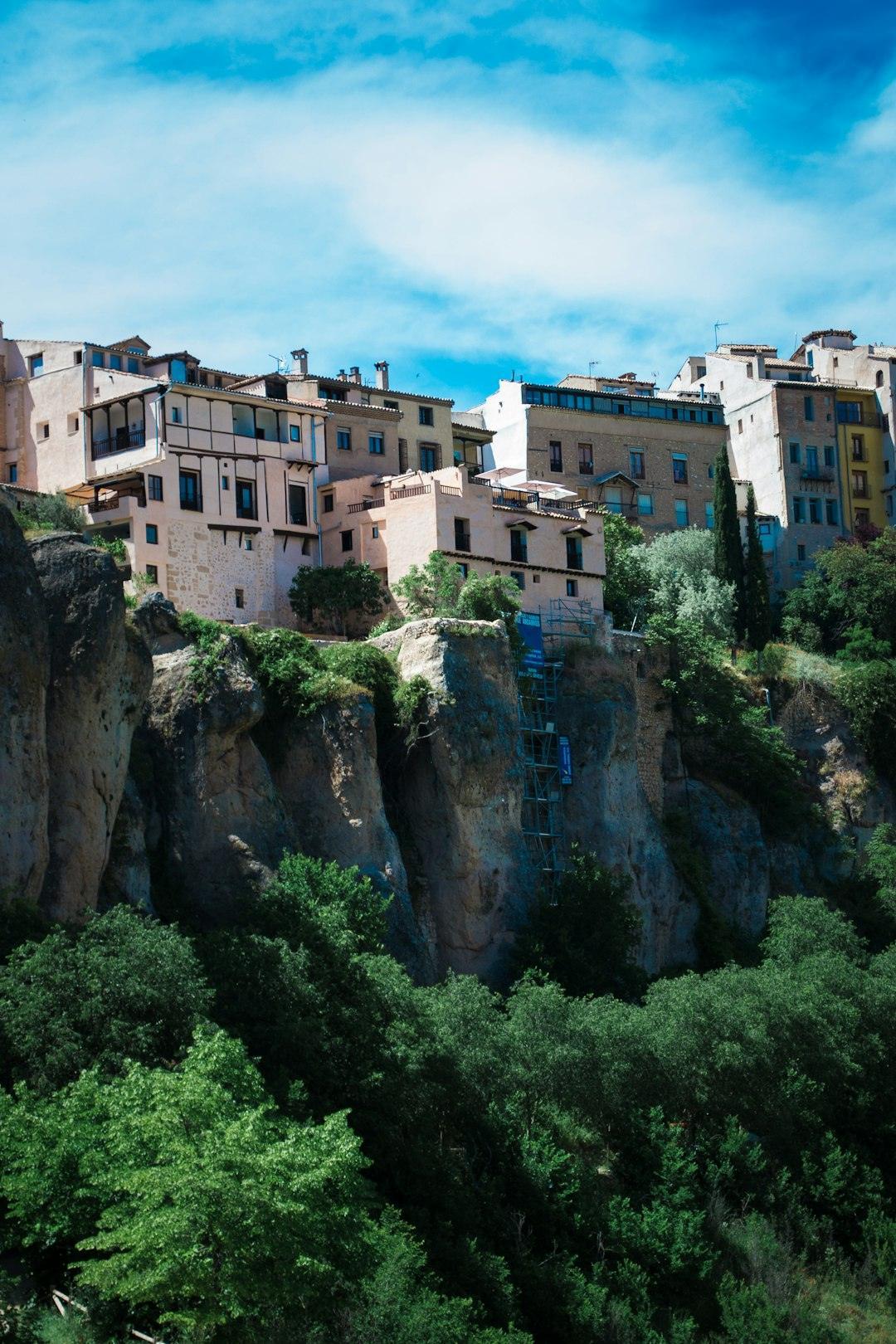From Cliff to Sky: Hanging Houses of Cuenca, Spain (Image Credits: Unsplash)