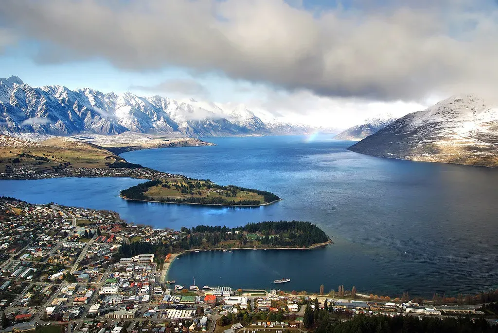 How A Glacial Lake Turns Into A Runaway Drain (Image Credits: Flickr)