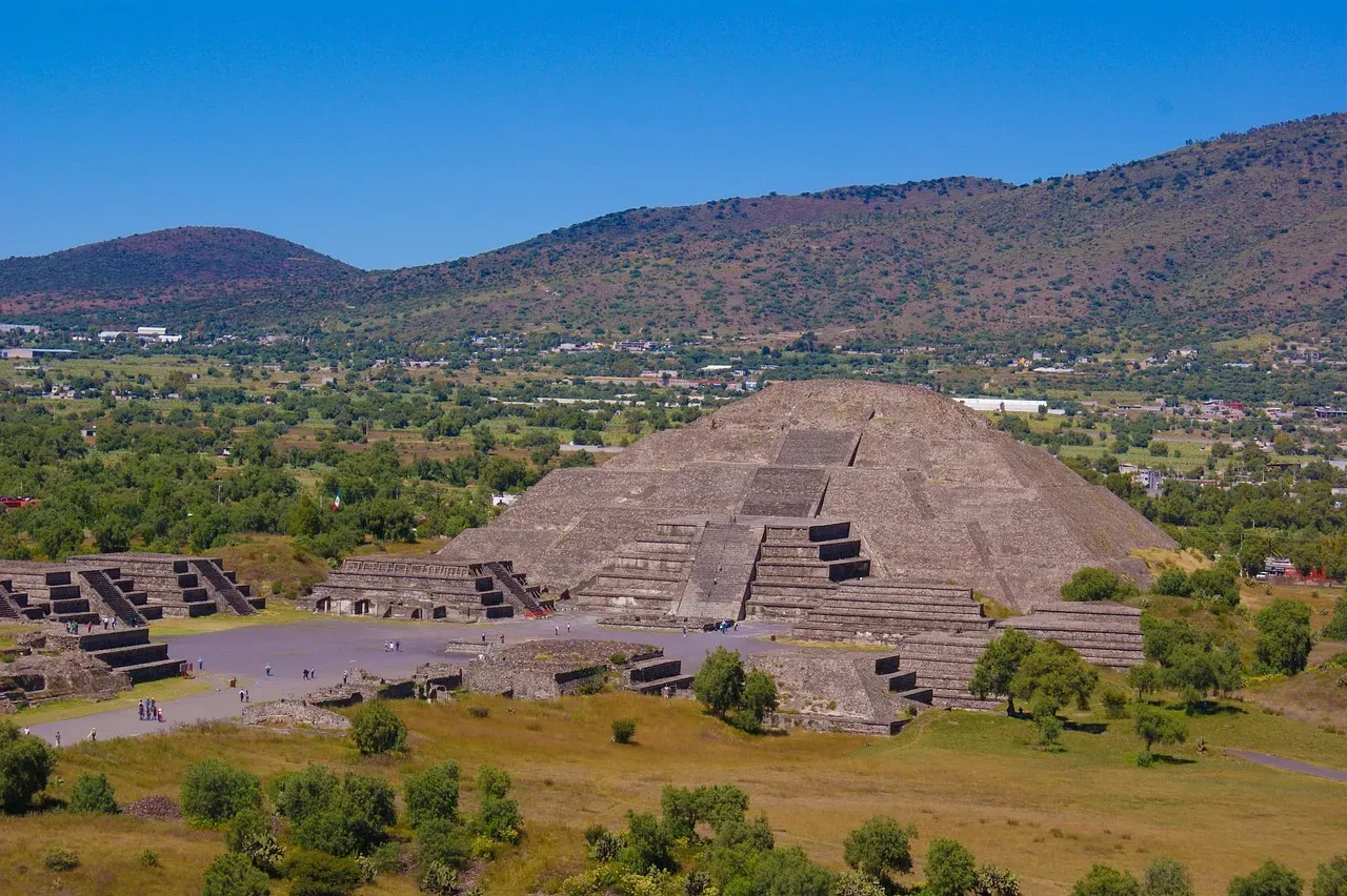 #9 - Teotihuacan: A City Laid Out Like a Giant Coordinate System (Image Credits: Pixabay)