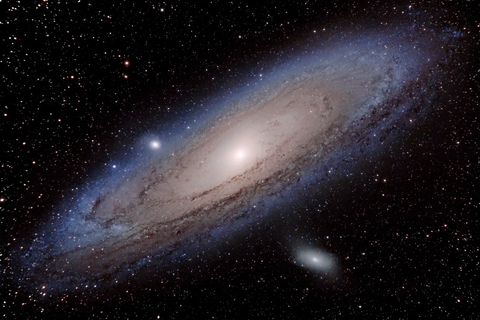 5. The Andromeda Galaxy (M31) (By Brucewaters, CC BY 4.0)