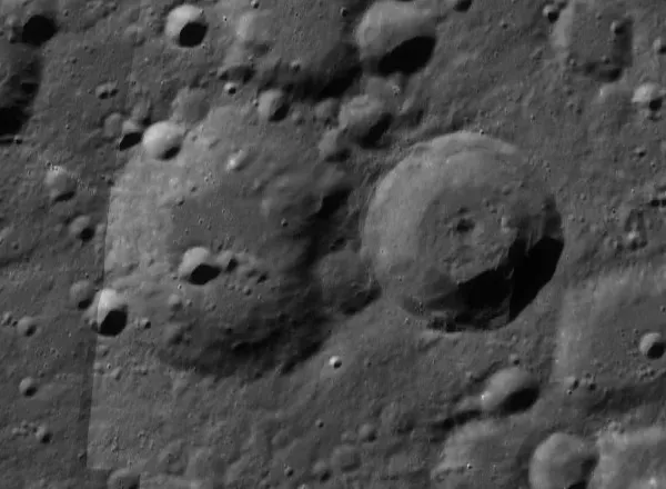 There Might Be Clues About Life's Origins Frozen in Lunar Ice (Image Credits: Wikimedia)