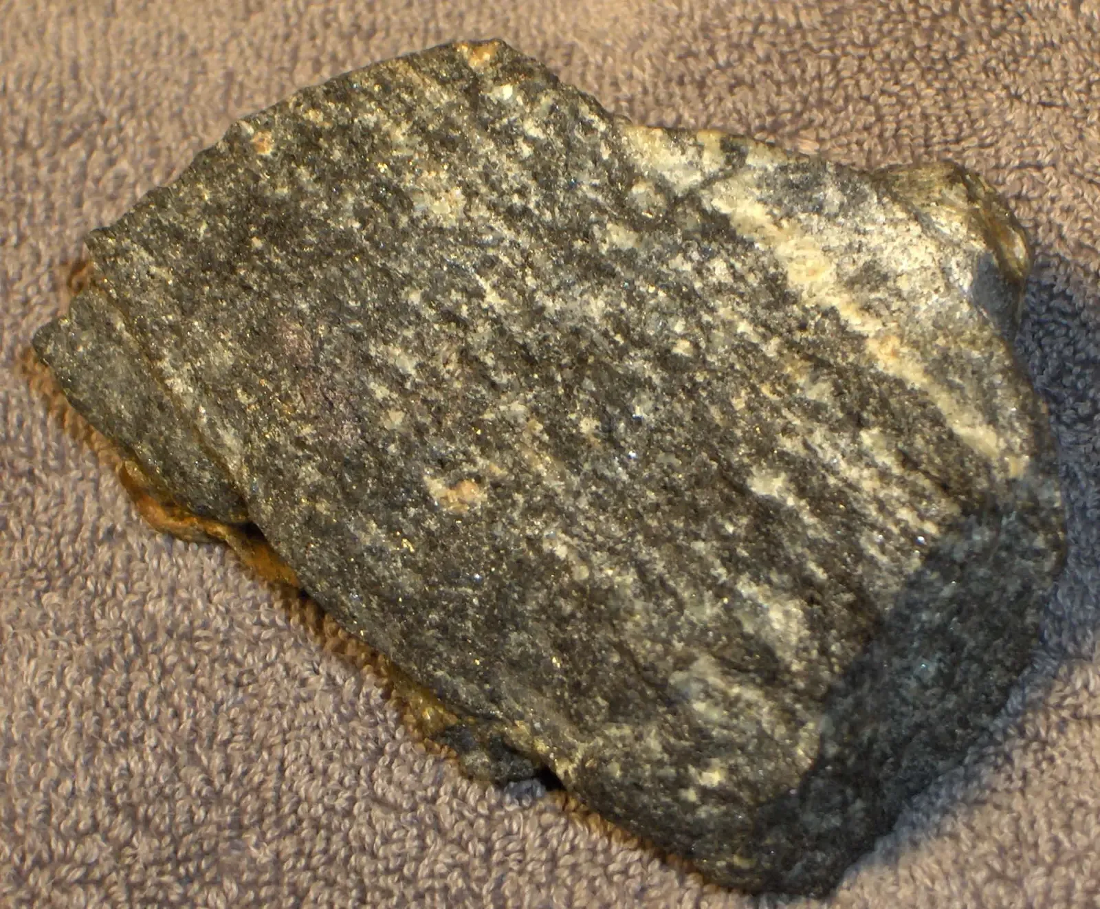 9. The Acasta Gneiss, Canada: Earth's Oldest Exposed Rock (4,030,000,000 Years Acasta Gneiss, CC BY 2.0)