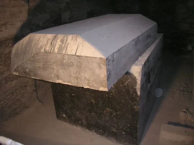#6 Saqqara’s Serapeum: Giant Stone Boxes With No Clear Purpose (pyramidtextsonline, Flickr, CC BY 2.0)