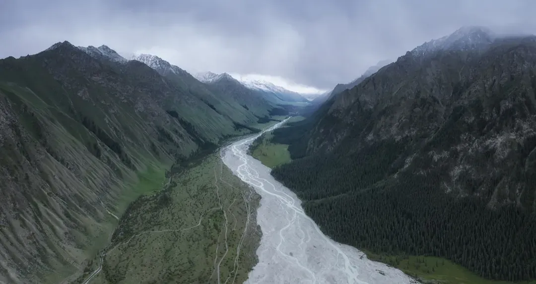 3. Submerged River Valleys Carved Far Below Expected Sea Levels (Image Credits: Unsplash)