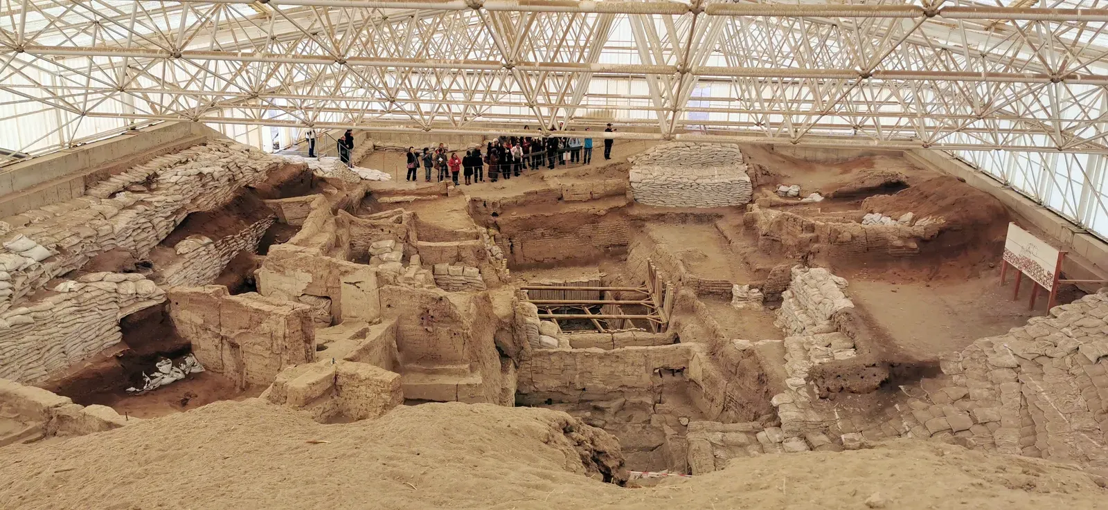 Çatalhöyük: The Hive City (Image Credits: Wikimedia)