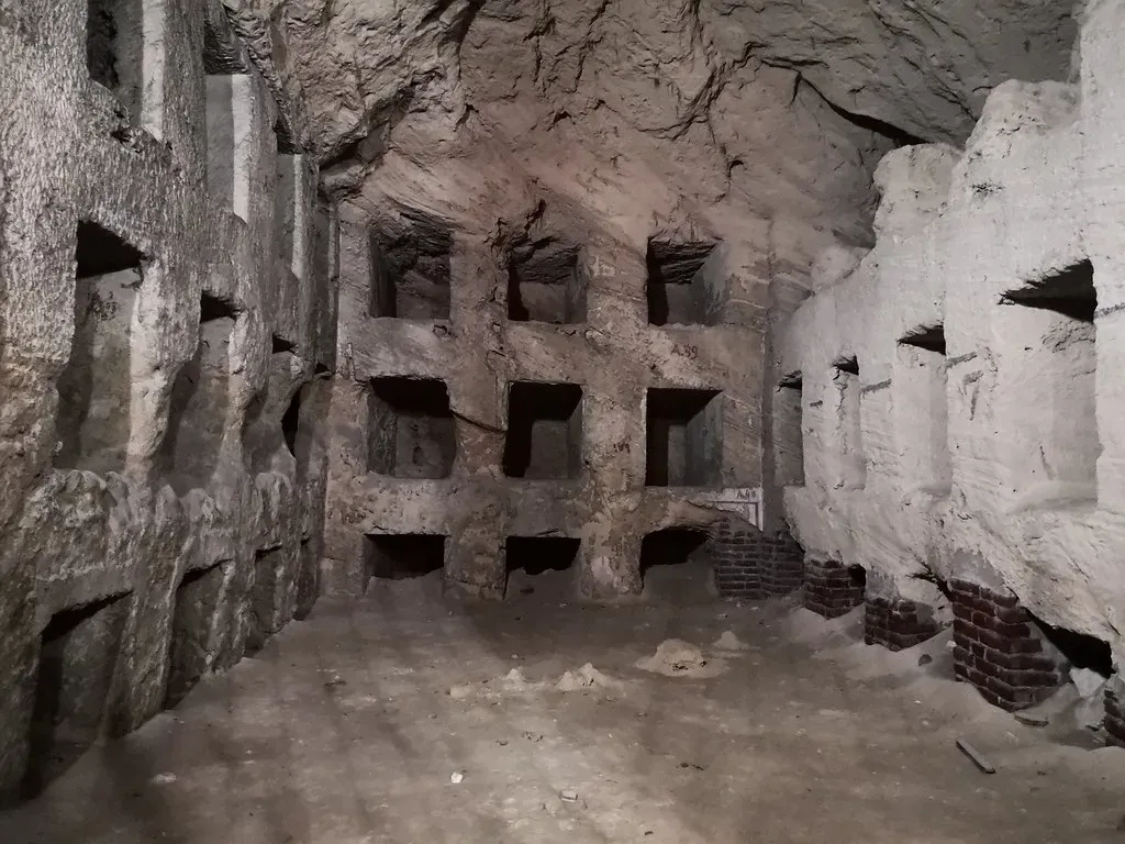 #5 - The Catacombs of Kom el-Shoqafa, Egypt, A Spiral Staircase Into Structural Chaos (Following Hadrian, Flickr, CC BY-SA 2.0)