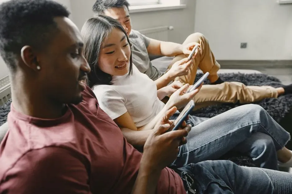 How to Soothe Social Pain Without Numbing Out (Image Credits: Pexels)
