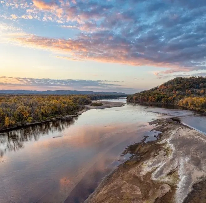 Why Critical Thinking Matters More Than Ever Around Big Rivers (Image Credits: Pexels)
