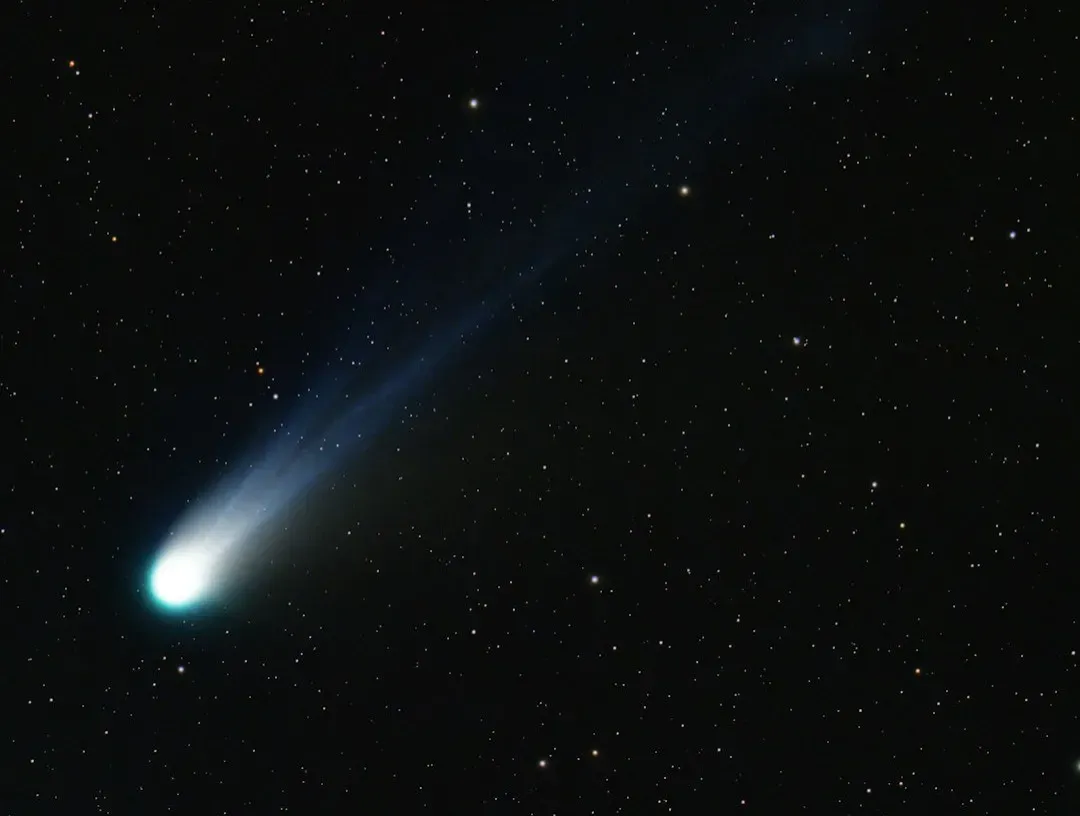 9. The Reappearance of a Long‑Period Comet Seen Only Once Per Human Lifetime (Image Credits: Unsplash)