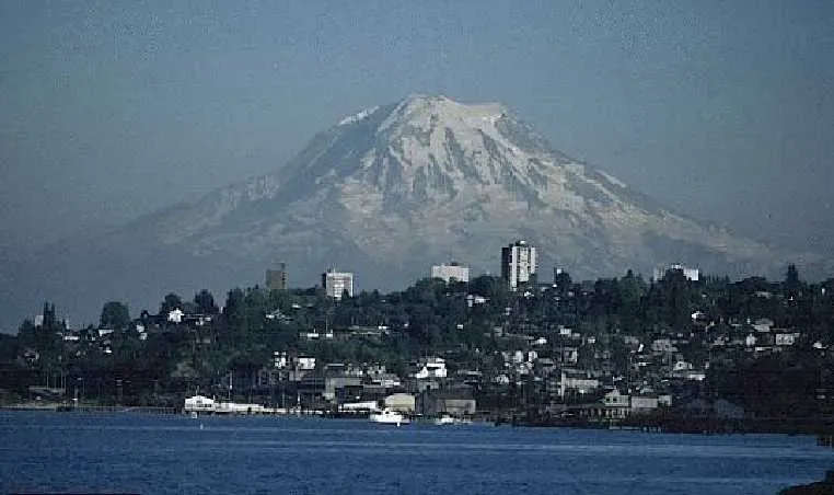 How Much Risk Does Seattle Actually Face From Rainier? (Public domain)